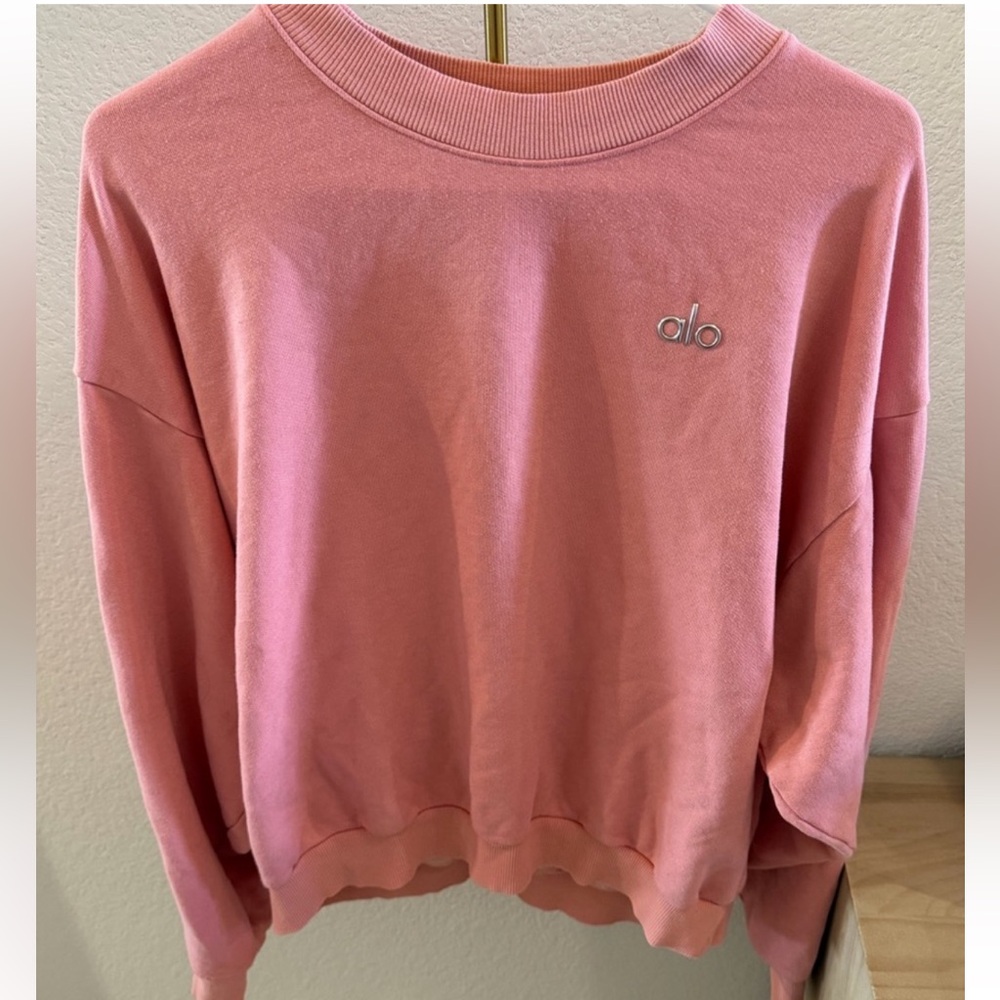 ALO Yoga Women's Rose Crew Neck Sweater sold out color!